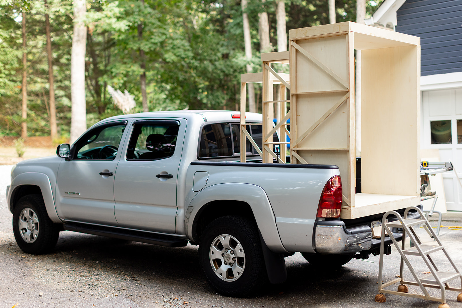 Days 4 and 5 of the Truck Bed Photo Set Build - Jada And David Parrish