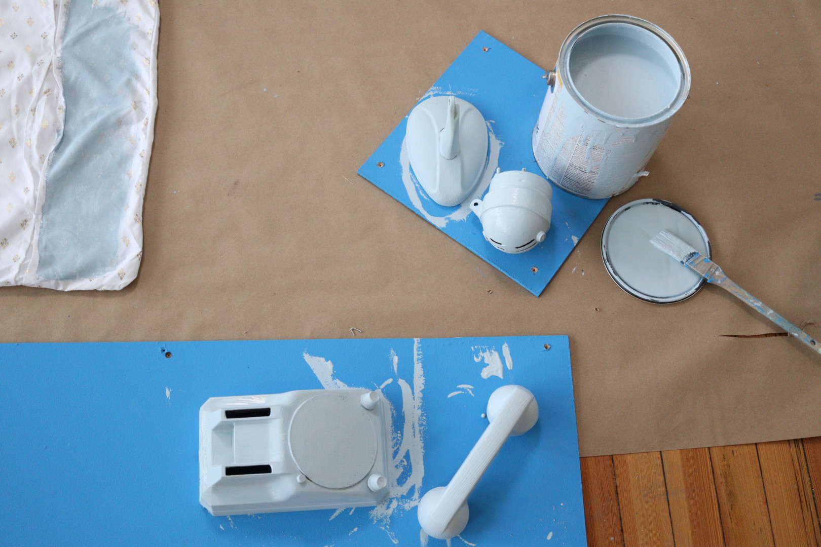 Blue Bedroom Set Build Behind The Scenes - Jada And David Parrish