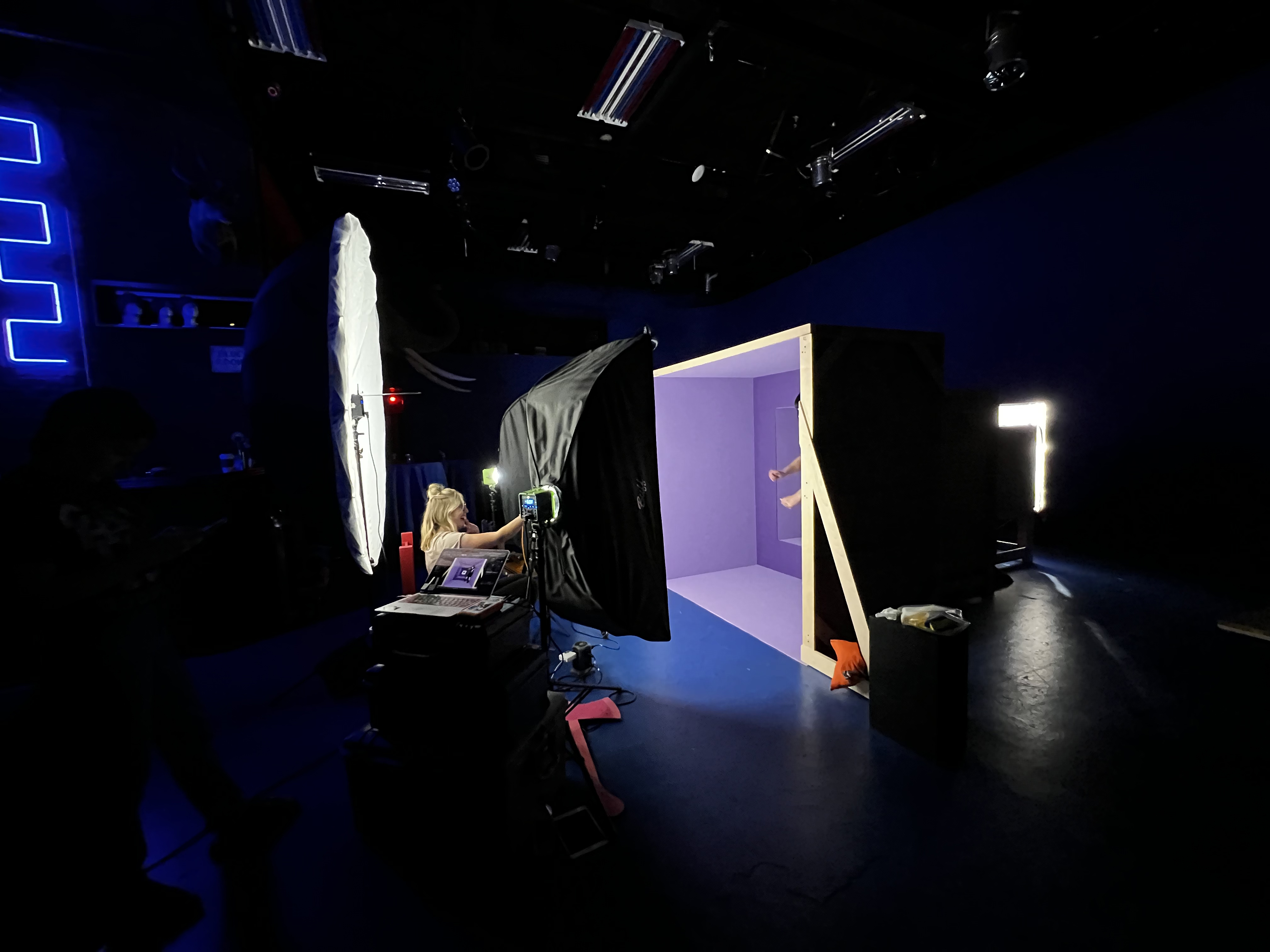 The Making Of Olivia Jean's New Album Cover Raving Ghost - Jada And David Parrish