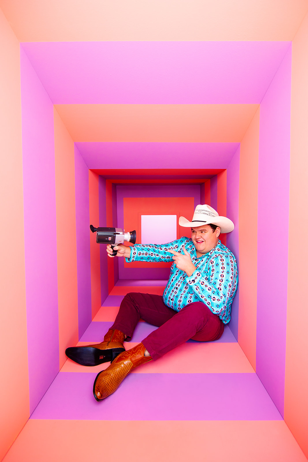 Space Tunnel Photo Shoot with Caleb Emery  - Jada And David Parrish