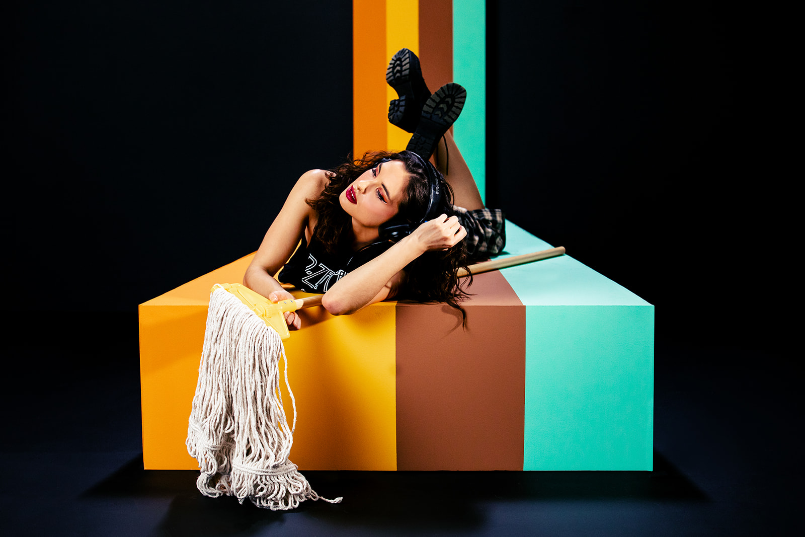 Retro 60s Inspired Forced Perspective Stage Photo Shoot - Jada And David Parrish