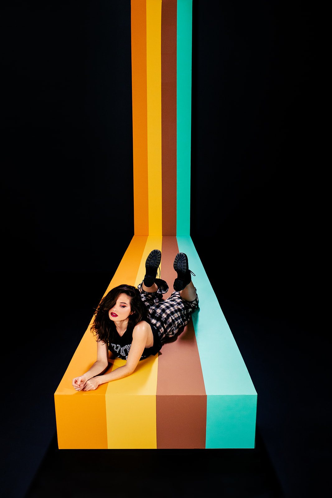 Retro 60s Inspired Forced Perspective Stage Photo Shoot - Jada And David Parrish